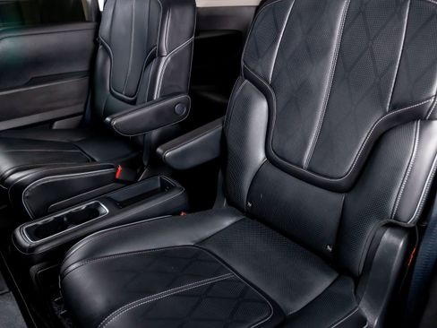 Used 2025 INFINITI QX80 Sensory AWD/4WD image 28