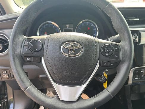 Used 2018 Toyota Corolla SE FWD image 12