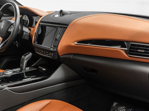 Used 2022 Maserati Levante GT image 14