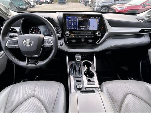 Used 2020 Toyota Highlander Platinum AWD/4WD image 15