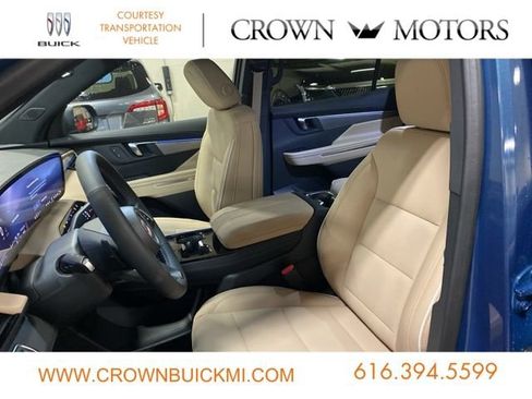 Used 2025 Buick Enclave Preferred w/ LPO, Floor Liner Package image 16