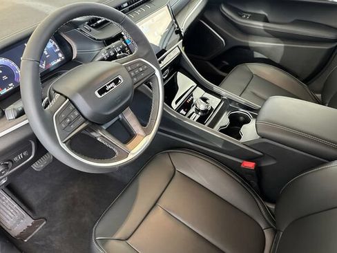 New 2026 Jeep Grand Cherokee Limited w/ Limited Altitude Package AWD/4WD image 7