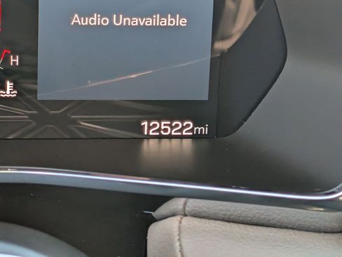 Used 2024 GMC Canyon Denali image 22