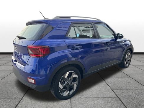 Used 2025 Hyundai Venue SEL image 5