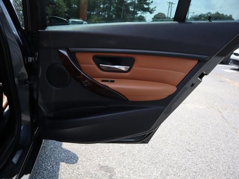 Used 2014 BMW 328d Sedan RWD image 18