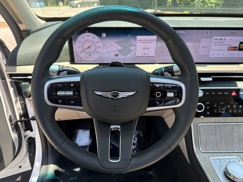 Used 2025 Genesis GV80 2.5T Advanced AWD/4WD image 16