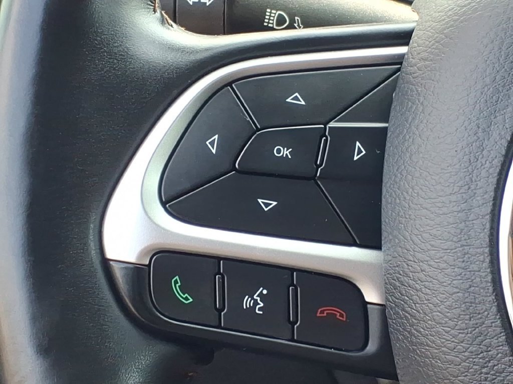Used 2018 Jeep Compass Latitude AWD/4WD image 11