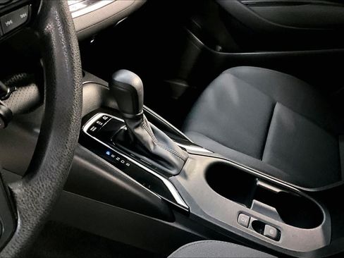 Used 2025 Toyota Corolla LE FWD image 17