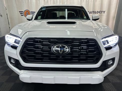 Used 2023 Toyota Tacoma TRD Sport w/ Advanced Technology Package AWD/4WD image 3
