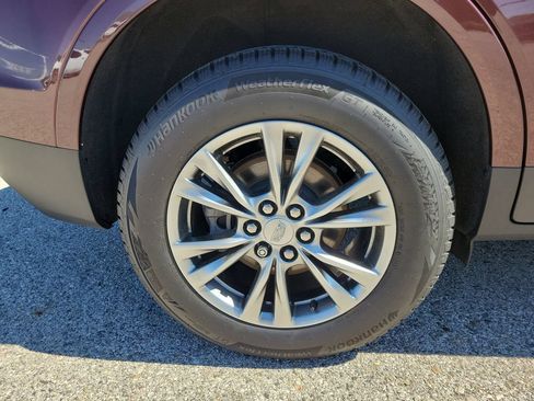 Certified 2022 Cadillac XT5 Premium Luxury w/ LPO, Floor Liner Package FWD image 5