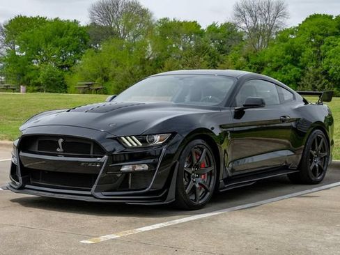 Used 2020 Ford Mustang Shelby GT500 w/ Carbon Fiber Track Pack RWD image 7