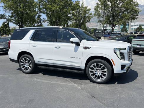 Used 2025 GMC Yukon Denali AWD/4WD image 5