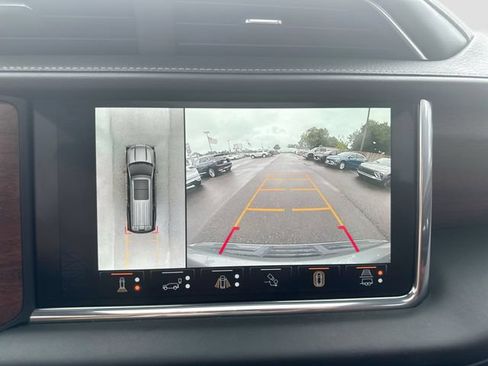 Used 2023 GMC Yukon Denali Ultimate AWD/4WD image 18