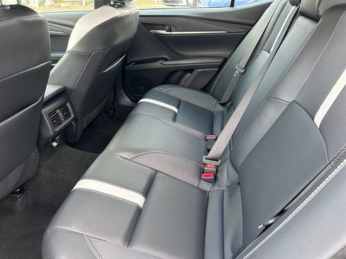 Certified 2025 Toyota Camry SE FWD image 15