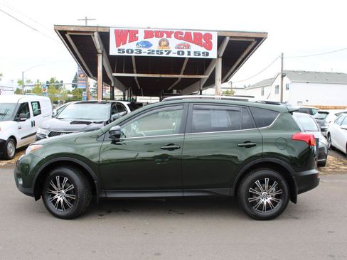 Used 2013 Toyota RAV4 LE AWD/4WD image 2
