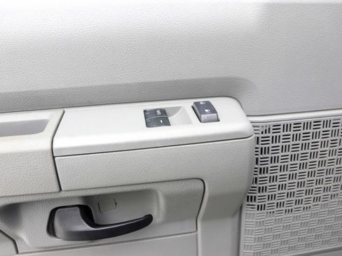 Used 2013 Ford E-350 and Econoline 350 XLT image 23