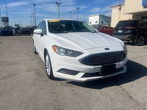 Used 2018 Ford Fusion SE FWD image 11
