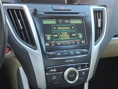 Used 2017 Acura TLX image 3