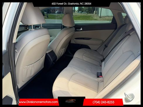 Used 2018 Kia Optima LX FWD image 10
