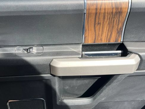 Used 2019 Ford F150 Lariat RWD image 20