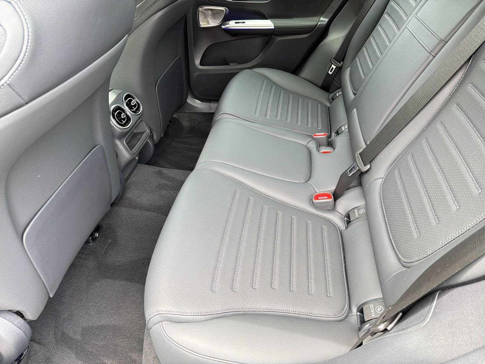 Used 2026 Mercedes-Benz GLC 300 image 25