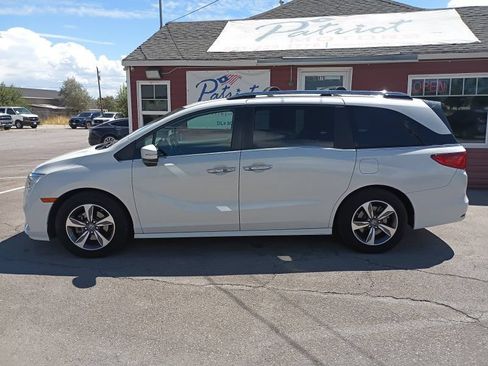 Used 2020 Honda Odyssey Touring image 2