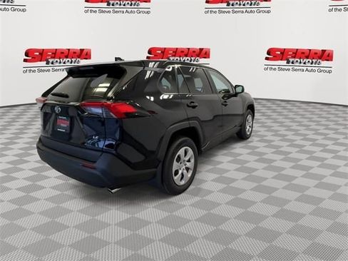 Used 2025 Toyota RAV4 LE image 9