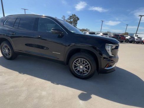 Used 2025 GMC Acadia Elevation image 2
