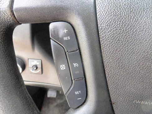 Used 2017 Chevrolet Express 3500 RWD image 8