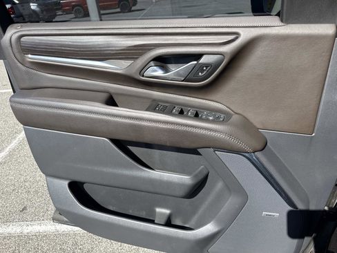 Used 2022 GMC Yukon XL Denali w/ Denali Ultimate Package image 17