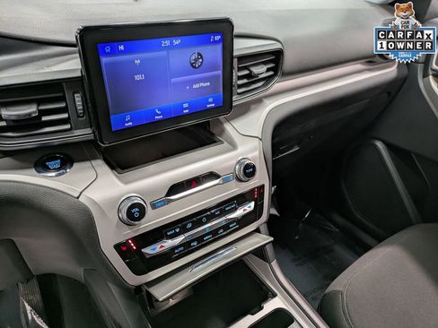 Used 2023 Ford Explorer XLT AWD/4WD image 13