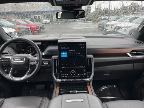 Used 2025 GMC Yukon Denali AWD/4WD image 14