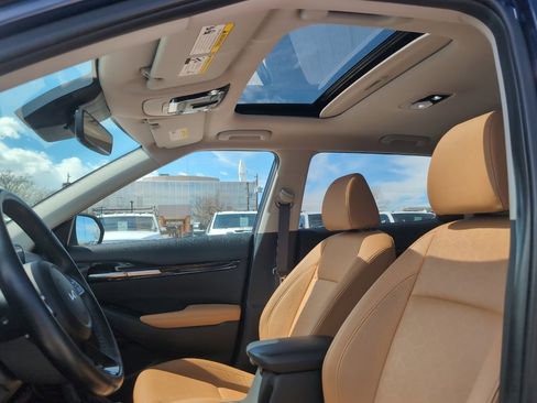 Used 2024 Kia Seltos EX image 11