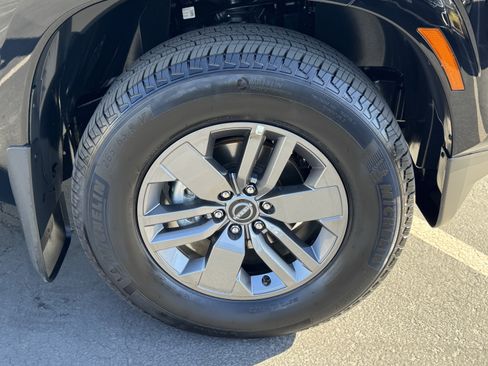 Used 2026 Nissan Frontier SV w/ SV Convenience Package RWD image 10