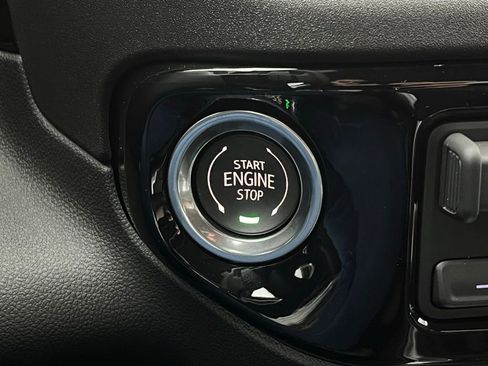 New 2026 GMC Sierra 1500 SLT w/ SLT Premium Package image 3