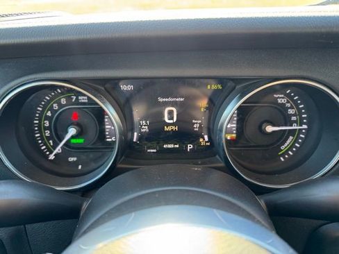 Used 2021 Jeep Wrangler Unlimited Sahara w/ Cold Weather Group image 14