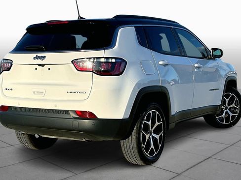 Used 2025 Jeep Compass Limited image 12