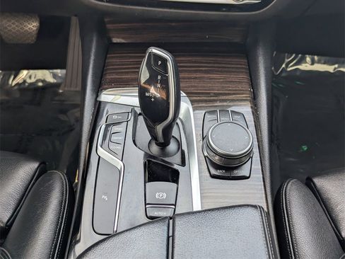 Used 2020 BMW 530i w/ Convenience Package image 12