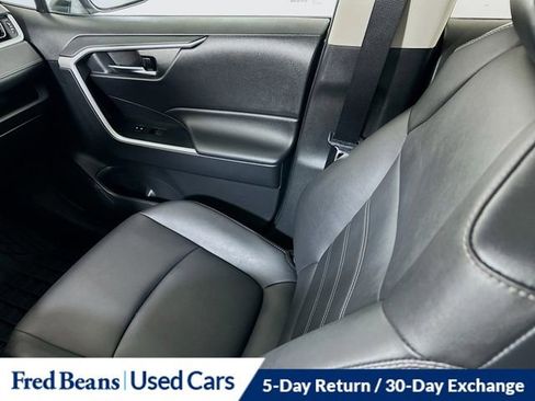 Used 2021 Toyota RAV4 XLE Premium image 24