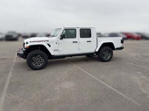 New 2026 Jeep Gladiator Mojave image 5