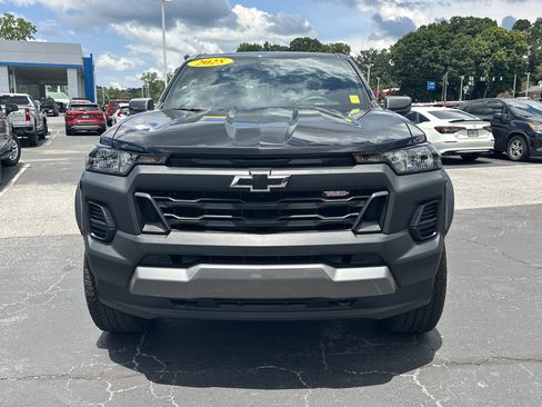 Used 2025 Chevrolet Colorado Trail Boss AWD/4WD image 3