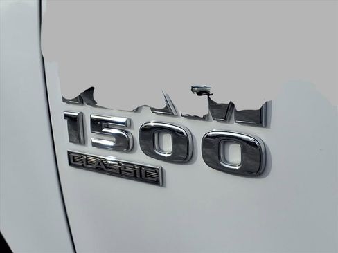 Used 2024 RAM 1500 Classic SLT image 21