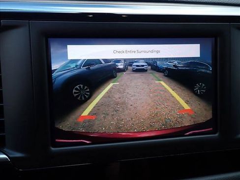 Used 2022 Chrysler Voyager LX FWD image 22