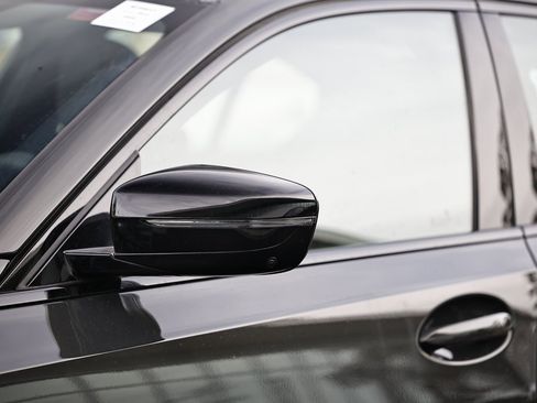 New 2026 BMW 330i Sedan w/ M Sport Package image 11