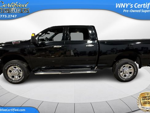 Used 2024 RAM 2500 Tradesman w/ Chrome Appearance Group image 10