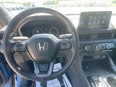 Certified 2025 Honda Pilot TrailSport image 15
