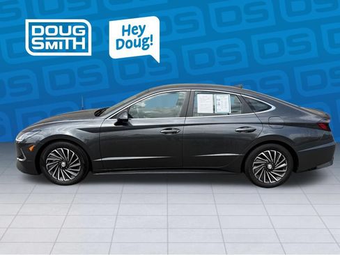 Used 2021 Hyundai Sonata Limited FWD image 2