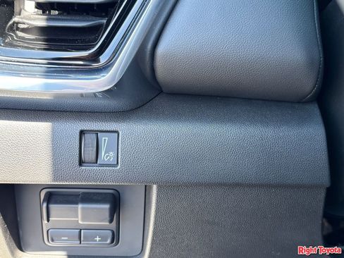 Used 2025 GMC Canyon Elevation RWD image 30