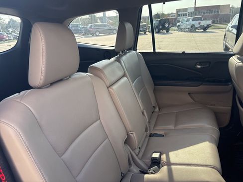 Used 2016 Honda Pilot Touring image 35