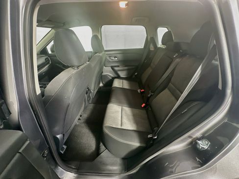 Used 2025 Nissan Rogue SV FWD image 26